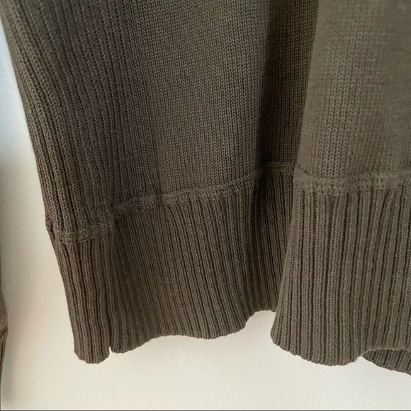 OSCAR DE LA RENTA Men’s Olive Green Quarter Zip Sweater - Picture 12 of 14